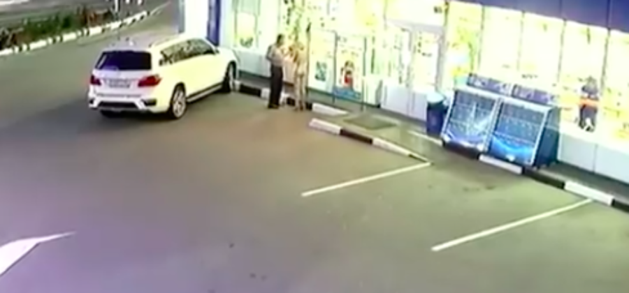 Судье с заправки вернули мантию