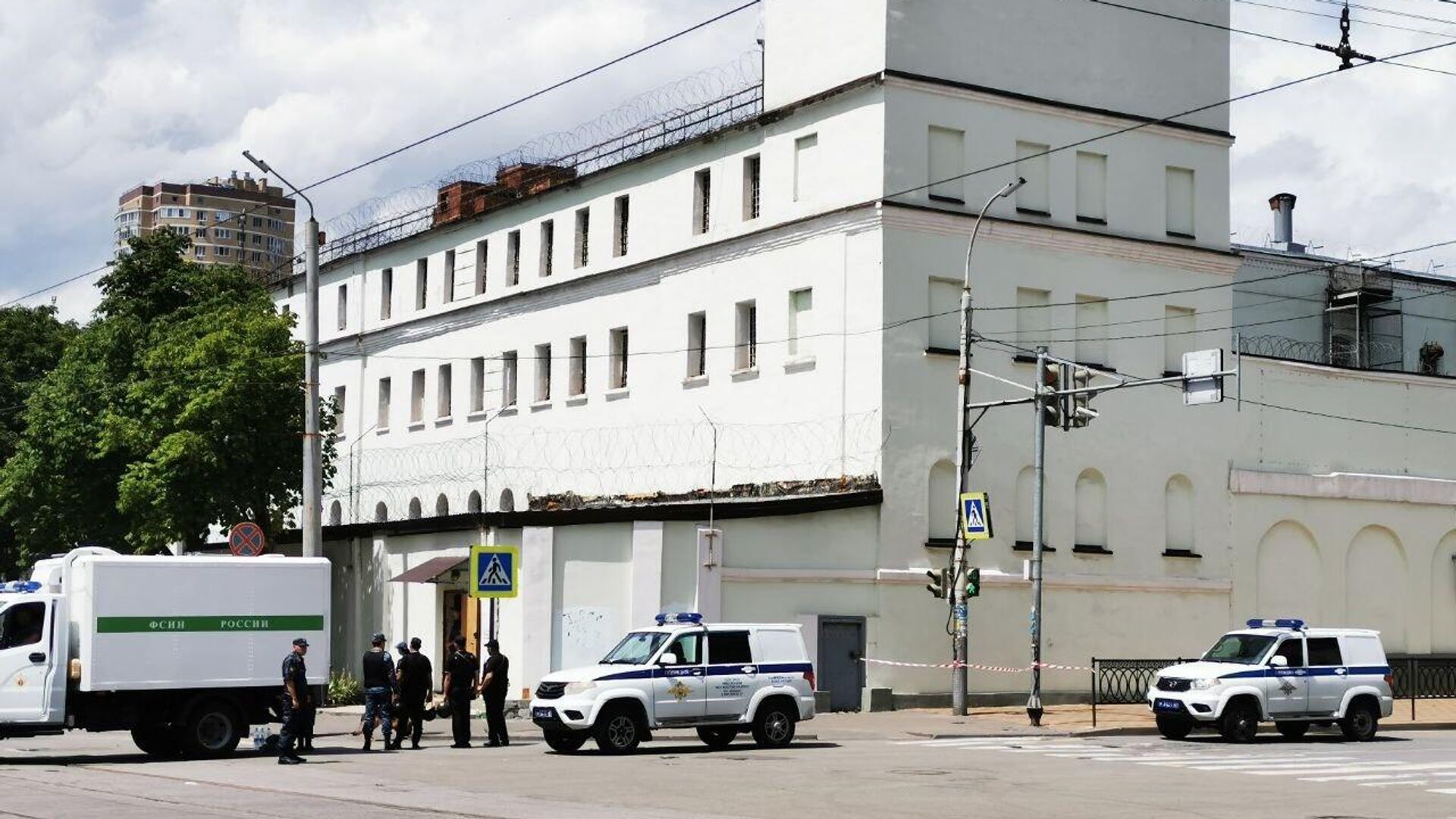 Захват заложников в СИЗО Ростова-на-Дону - нужно ли сотрудникам ФСИН оружие? Захват заложников в СИЗО Ростова-на-Дону — нужно ли сотрудникам ФСИН оружие?